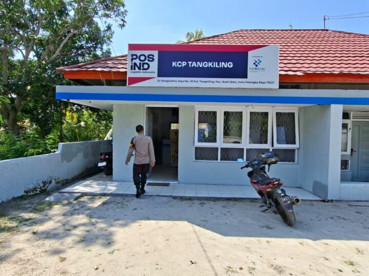 Patroli Kamtibmas Polsek Bukit Batu Sambangi Kantor Pos Tangkiling, Jaga Keamanan Lingkungan
