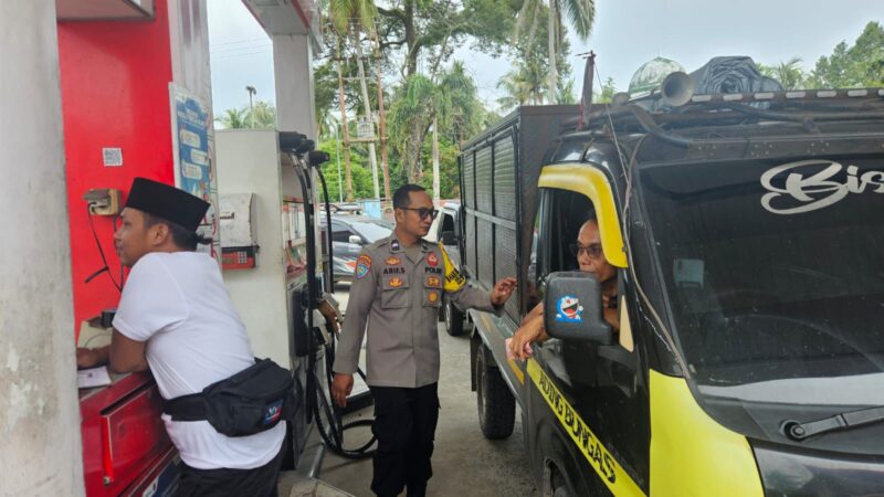 Pelihara Kamtibmas, Patroli Polsek Bukit Batu Patroli dan Sambangi SPBU