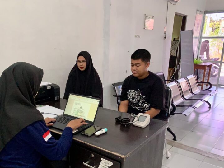 Sidokkes Polresta Palangka Raya Berikan Pelayanan Kesehatan bagi Personel dan Keluarga