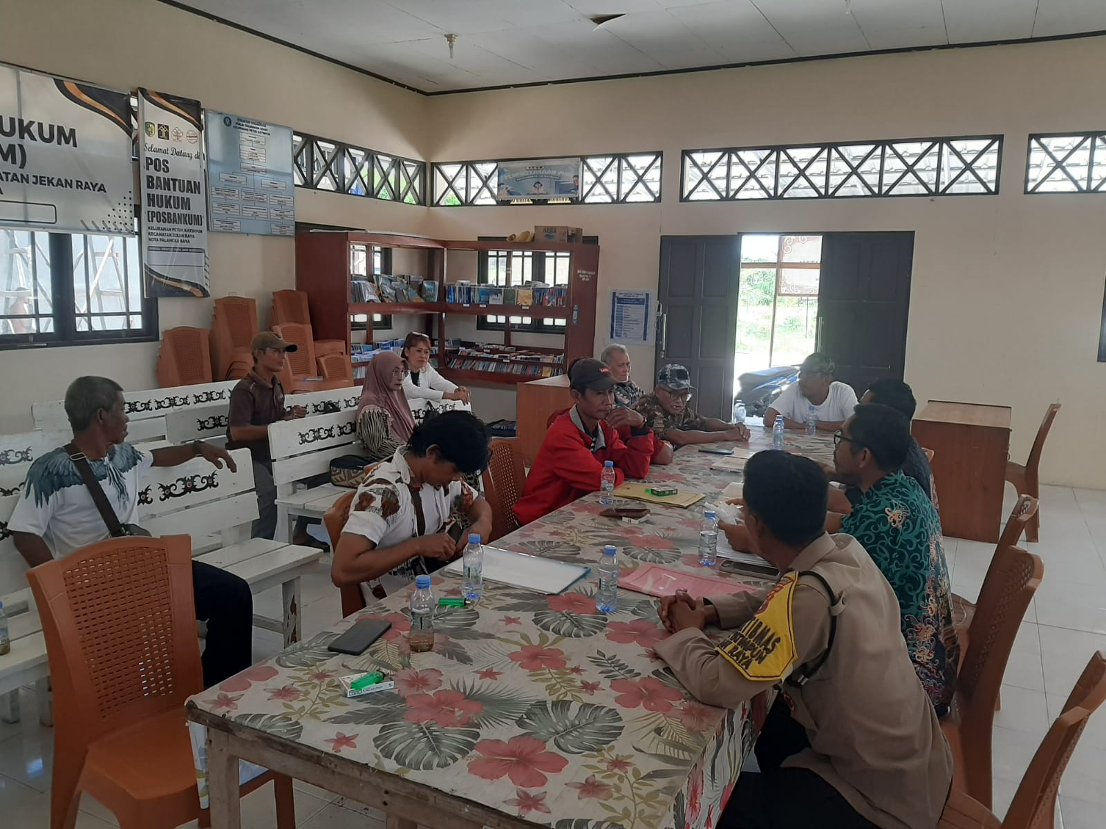 Problem Solving, Bhabinkamtibmas Petuk Katimpun Mediasi Sengketa Lahan Warga