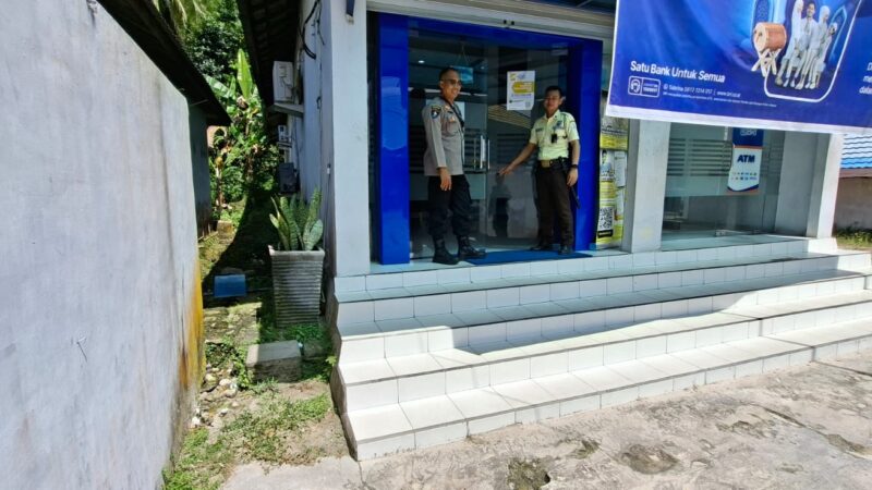 Dihadapan Satpam BRI Unit Tangkiling, Polsek Bukit Batu Lakukan Sharing Kamtibmas