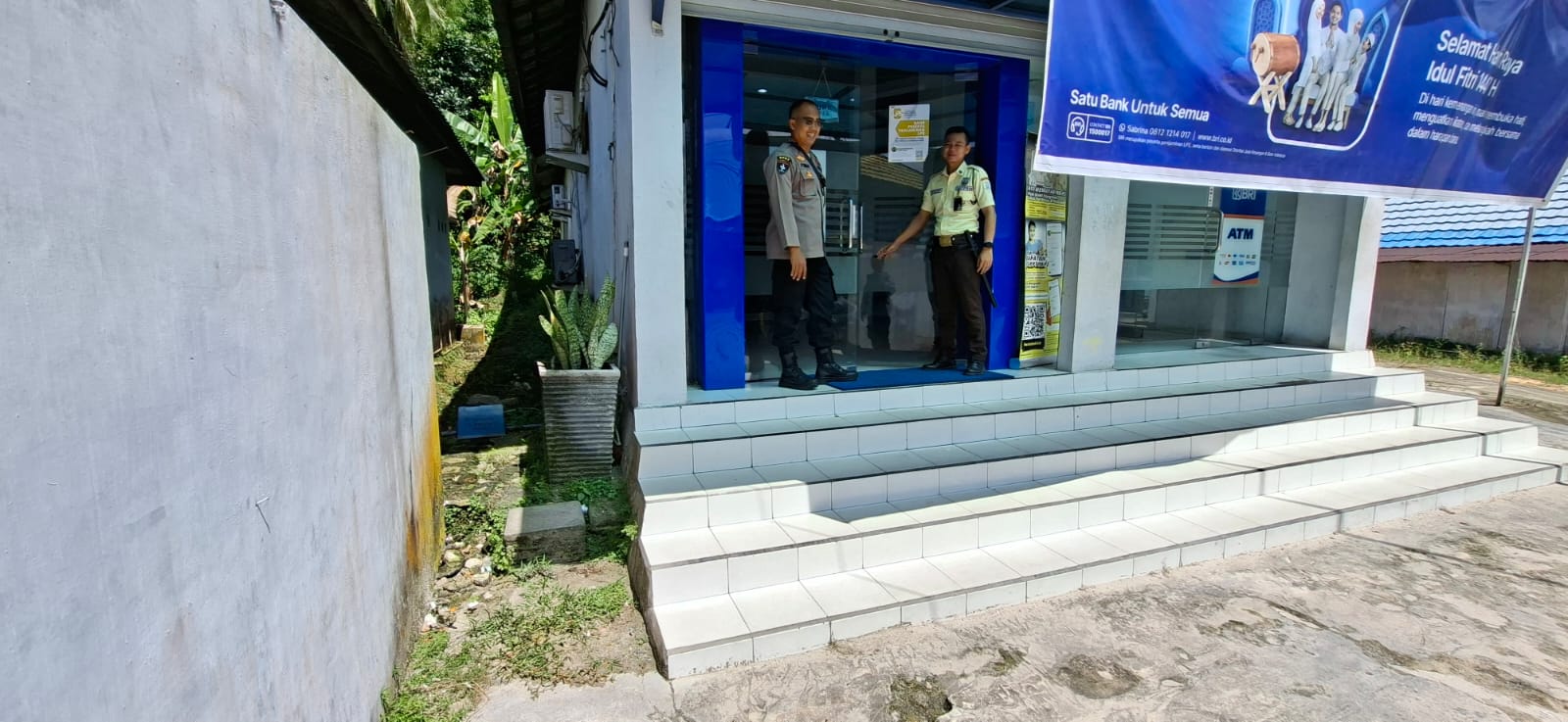 Dihadapan Satpam BRI Unit Tangkiling, Polsek Bukit Batu Lakukan Sharing Kamtibmas
