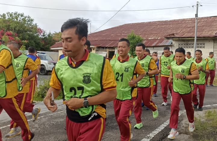 Bina Kesehatan dan Kebugaran Personel, Polresta Palangka Raya Adakan Tes Kesamaptaan Jasmani