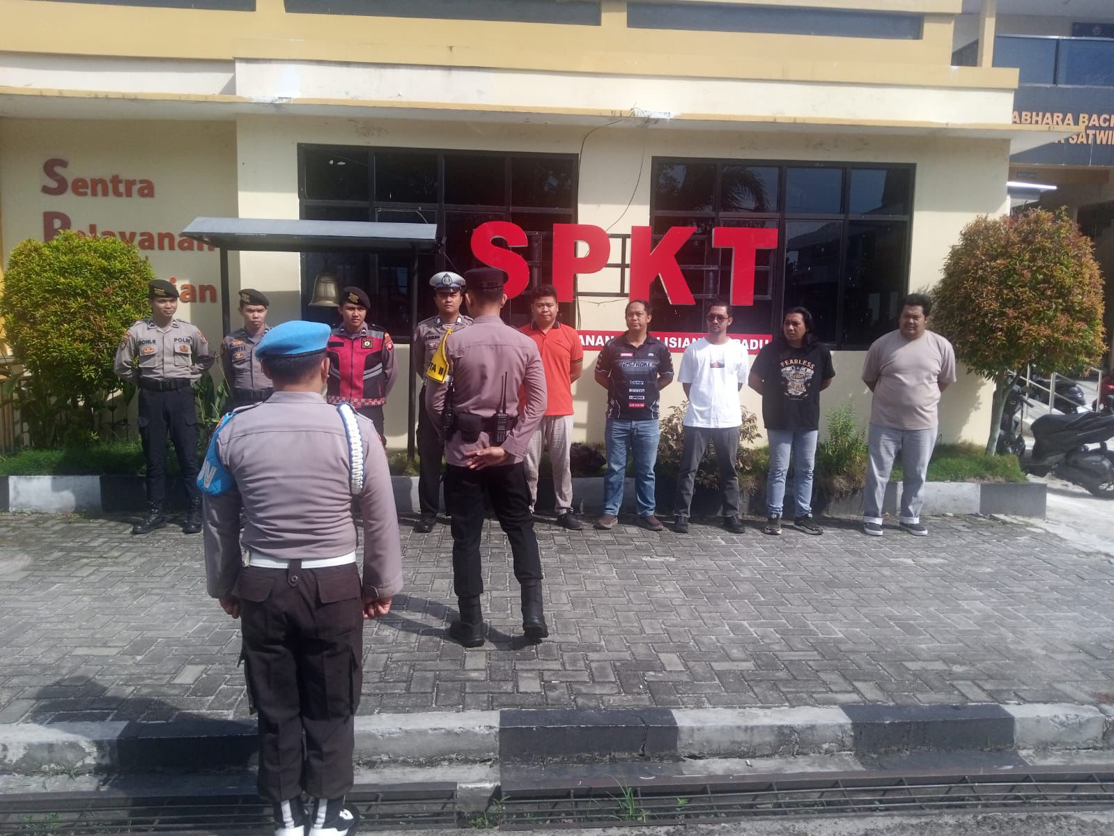 Untuk Tingkatkan Pelayanan, Pamapta II SPKT Polresta Palangka Raya Pimpin Apel Serah Terima Tugas