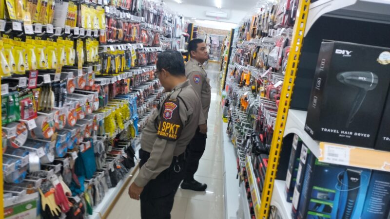 Ciptakan Rasa Aman, Polsek Bukit Batu Intensifkan Patroli di Pusat Perbelanjaan DIY