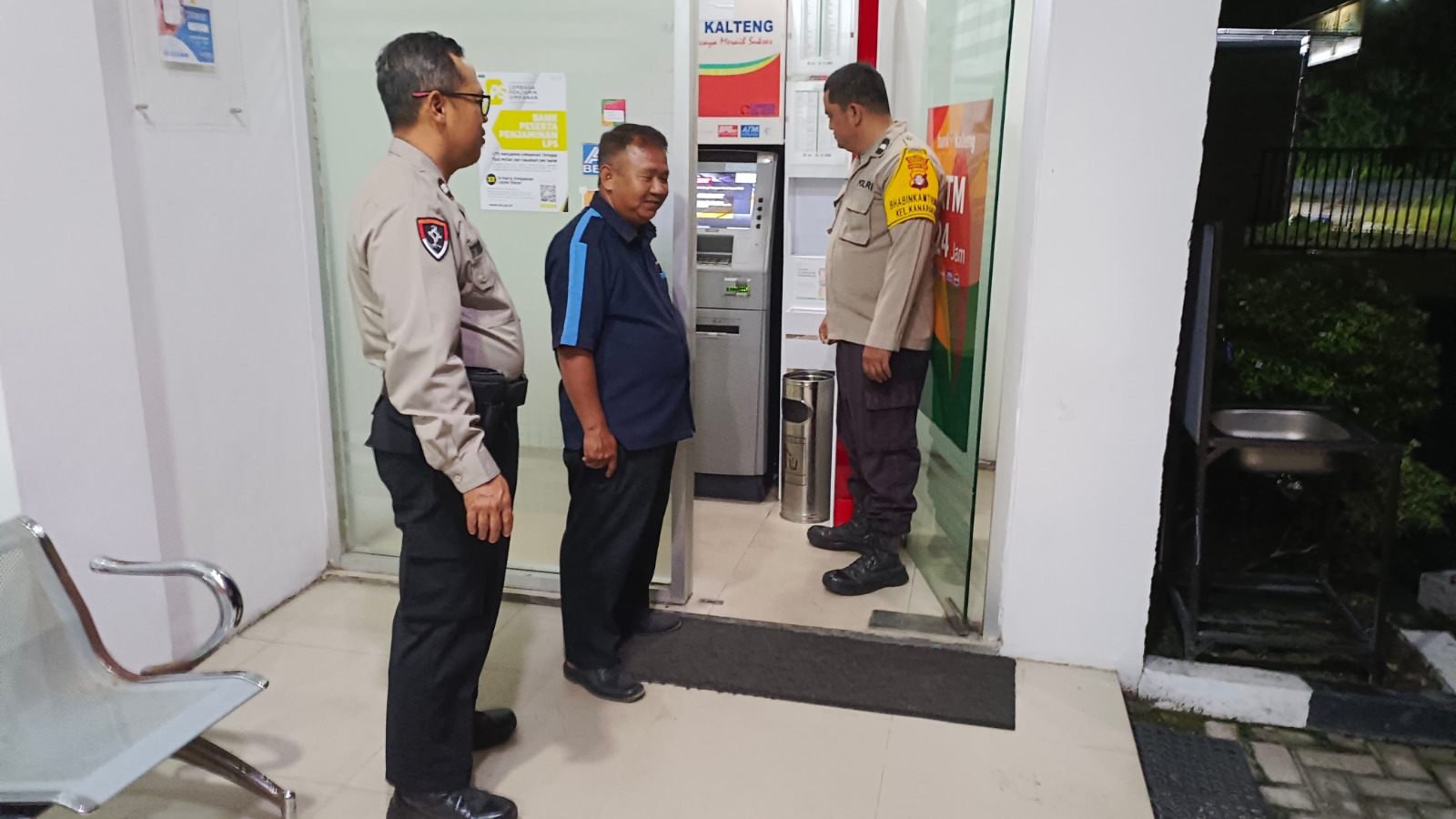 Pupuk Sinergitas, Polsek Bukit Batu Sharing dengan Satpam Bank Kalteng Tangkiling