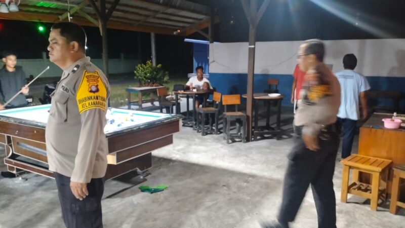 Berikan Rasa Aman, Patroli Polsek Bukit Batu Datangi Lokasi Olahraga Biliard di Banturung