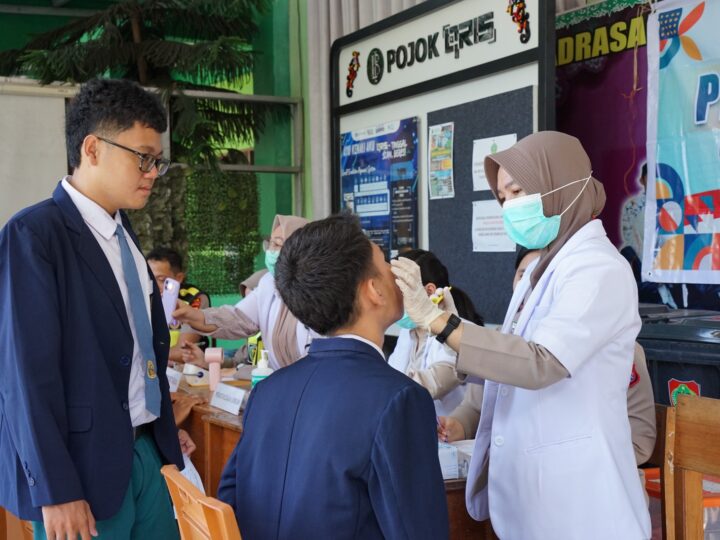 Komitmen Nyata Dukung SDM Unggul, Rumkit Bhayangkara Polda Kalteng Gencarkan Pemeriksaan Kesehatan Pelajar