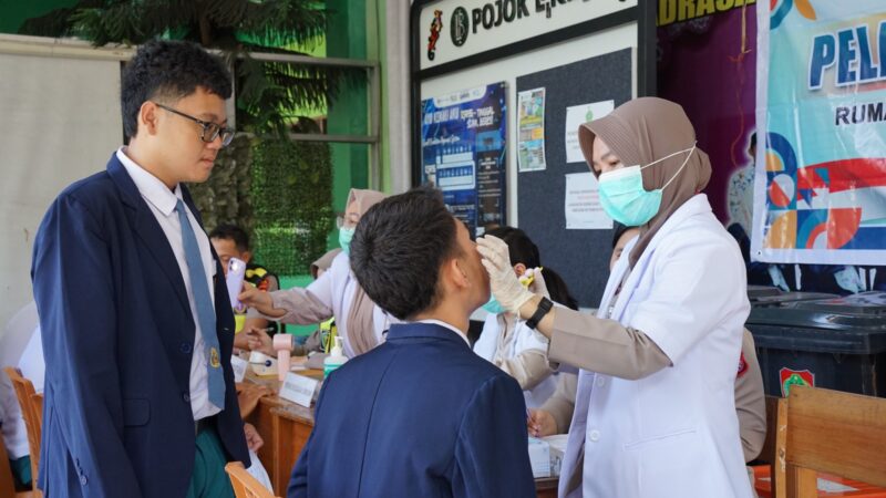 Komitmen Nyata Dukung SDM Unggul, Rumkit Bhayangkara Polda Kalteng Gencarkan Pemeriksaan Kesehatan Pelajar