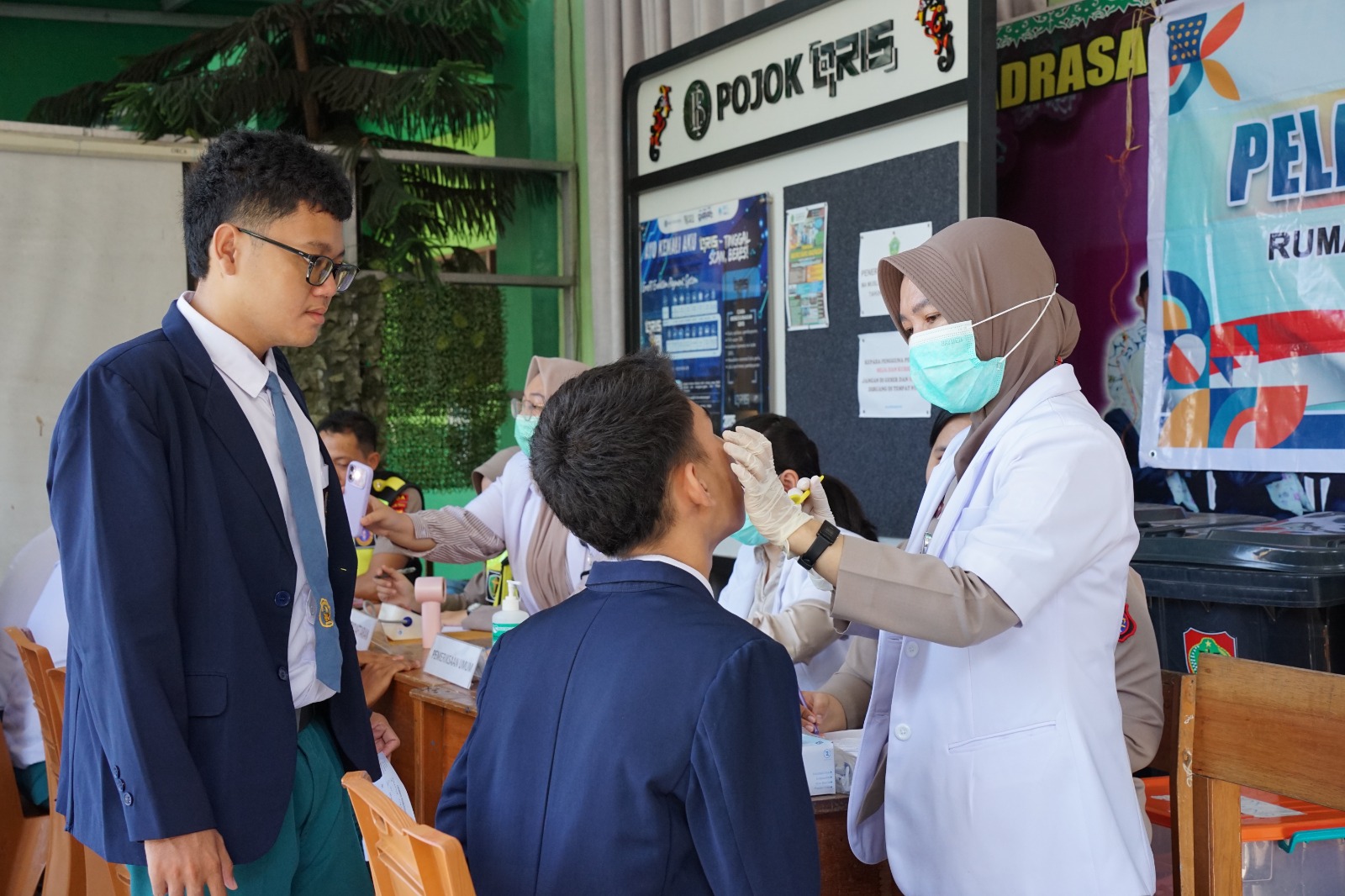 Komitmen Nyata Dukung SDM Unggul, Rumkit Bhayangkara Polda Kalteng Gencarkan Pemeriksaan Kesehatan Pelajar