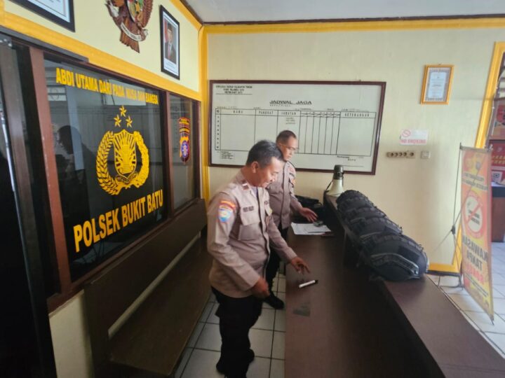 Jelang Tugasnya, Polsek Bukit Batu Cek Inventaris Penjagaan