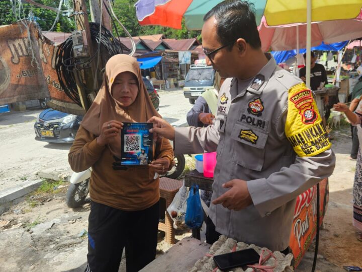 Di Depan Pedagang Sayur, Polsek Bukit Batu Sosialisasikan Yanduan Propam Polri