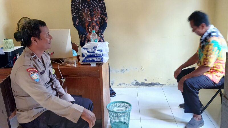 Di Kantor Kelurahan Marang, Bhabinkamtibmas Polsek Bukit Batu Edukasikan Layanan Polri 110