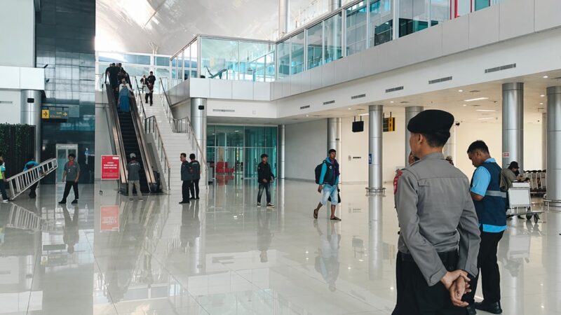 Siaga di Bandara Tjilik Riwut, Satpamobvit Polresta Palangka Raya Tinjau Aktivitas Bandara