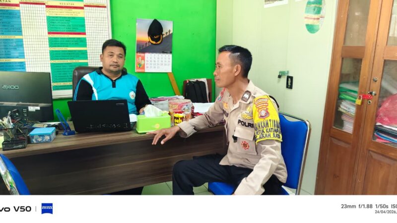 Pastikan Program MBG Berjalan Optimal, Bhabinkamtibmas Polsek Pahandut Sambangi SDN 3 Petuk Katimpun