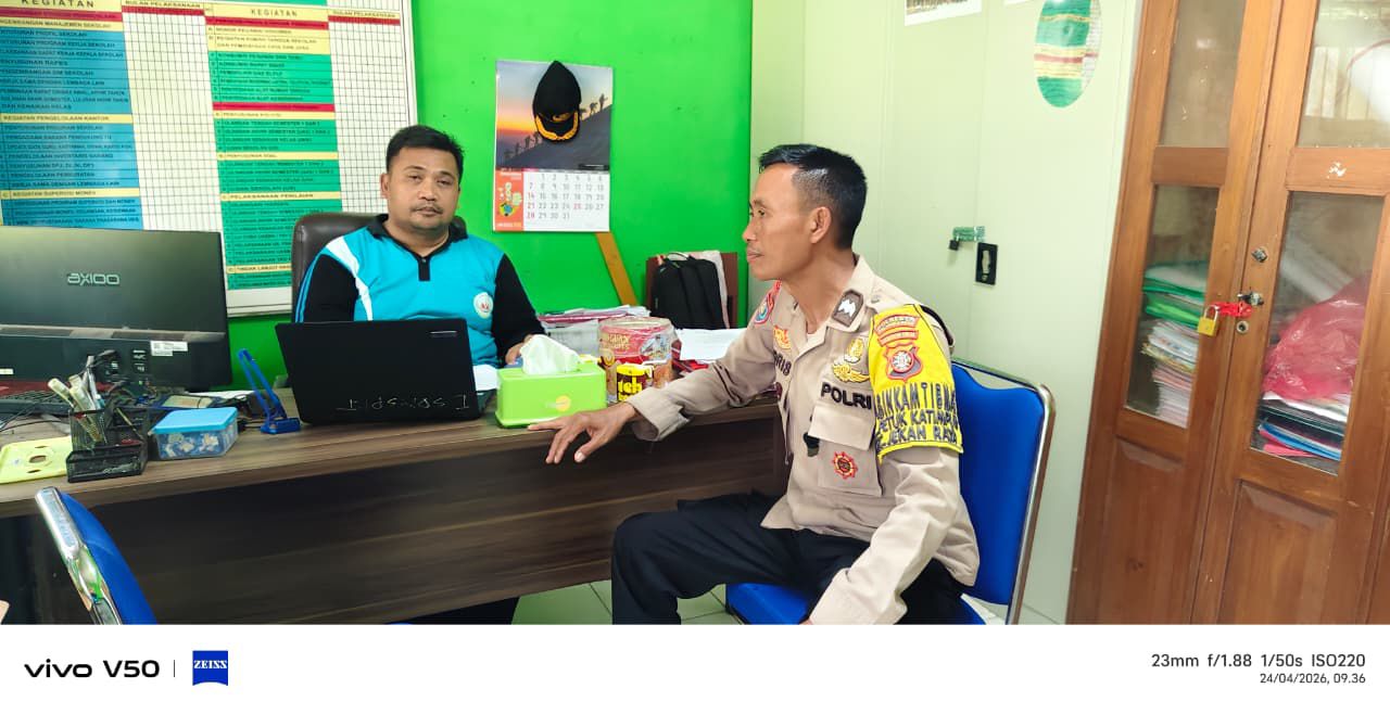 Pastikan Program MBG Berjalan Optimal, Bhabinkamtibmas Polsek Pahandut Sambangi SDN 3 Petuk Katimpun