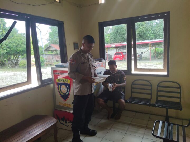 Tingkatkan Minat Baca Warganya, Bhabinkamtibmas Polsek Sabangau Hadirkan Motor Bajaka Presisi