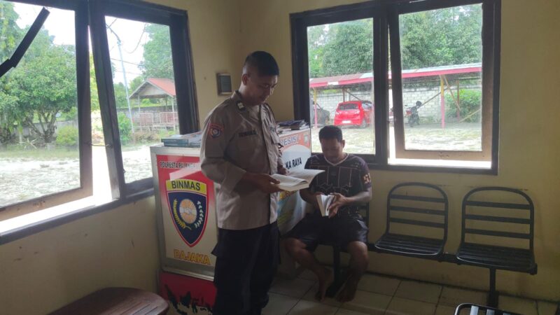 Tingkatkan Minat Baca Warganya, Bhabinkamtibmas Polsek Sabangau Hadirkan Motor Bajaka Presisi
