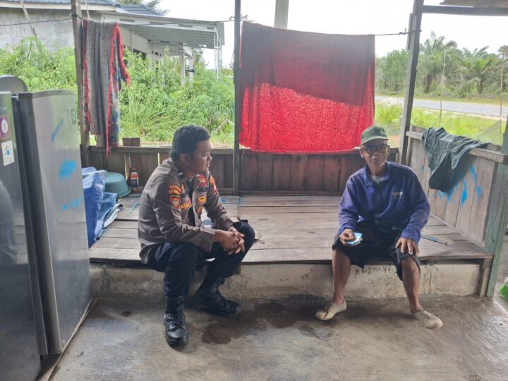 Pupuk Kemitraan, Bhabinkamtibmas Polsek Rakumpit Sambangi Warga di Kelurahan Pager