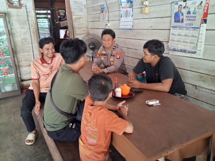 Di Lingkungan Warga, Personel Polsek Rakumpit Jelaskan Manfaat Layanan 110
