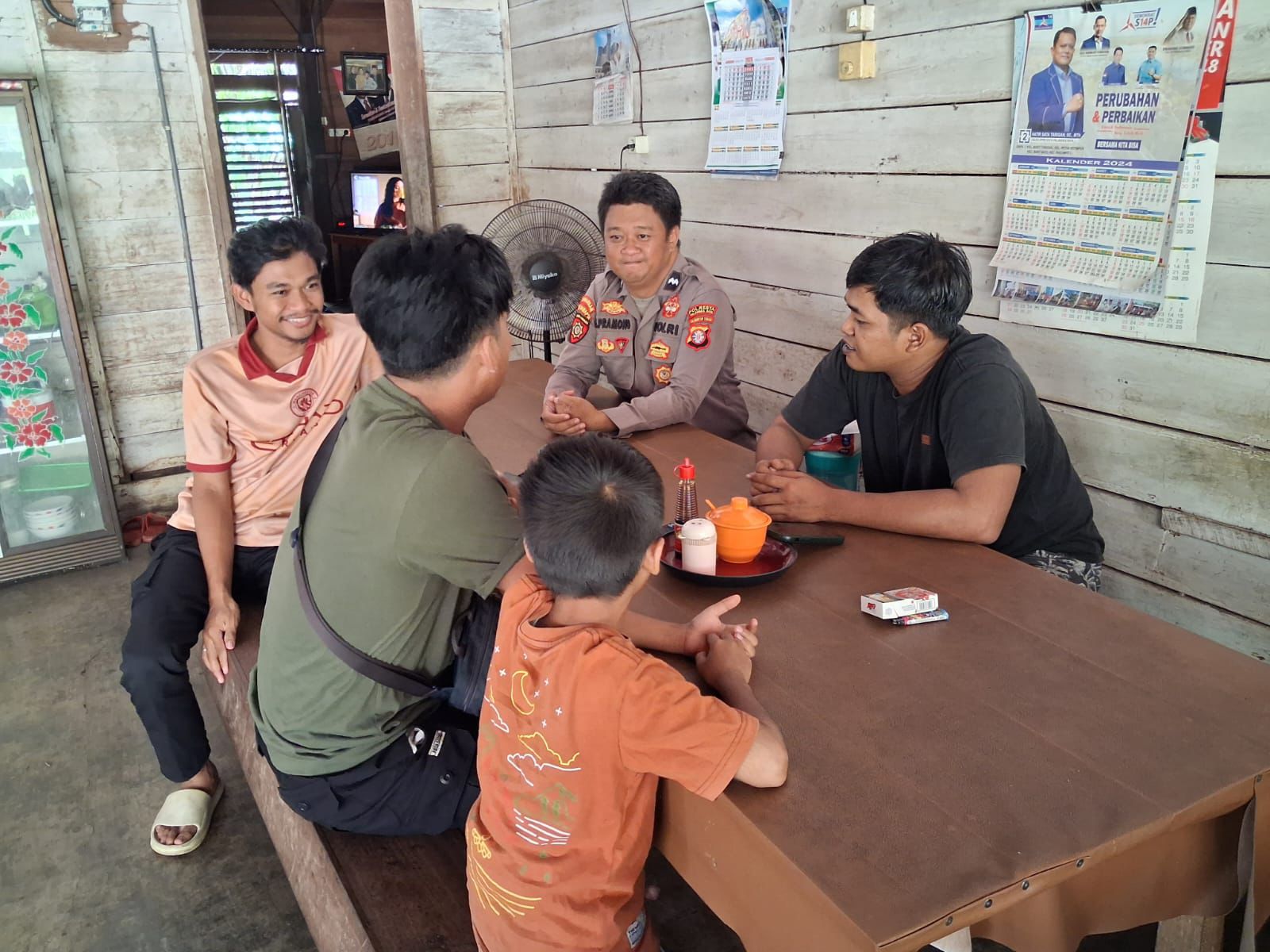 Di Lingkungan Warga, Personel Polsek Rakumpit Jelaskan Manfaat Layanan 110