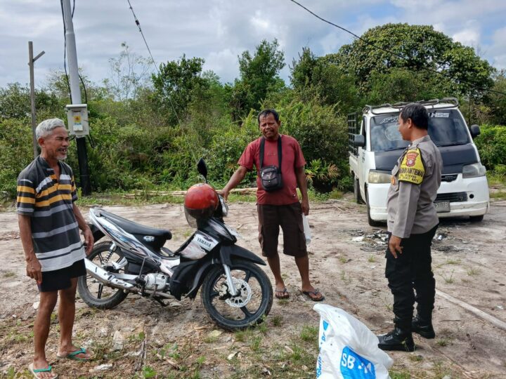 Dekatkan Pelayanan, Bhabinkamtibmas Polsek Bukit Batu Sambangi Warga di Marang