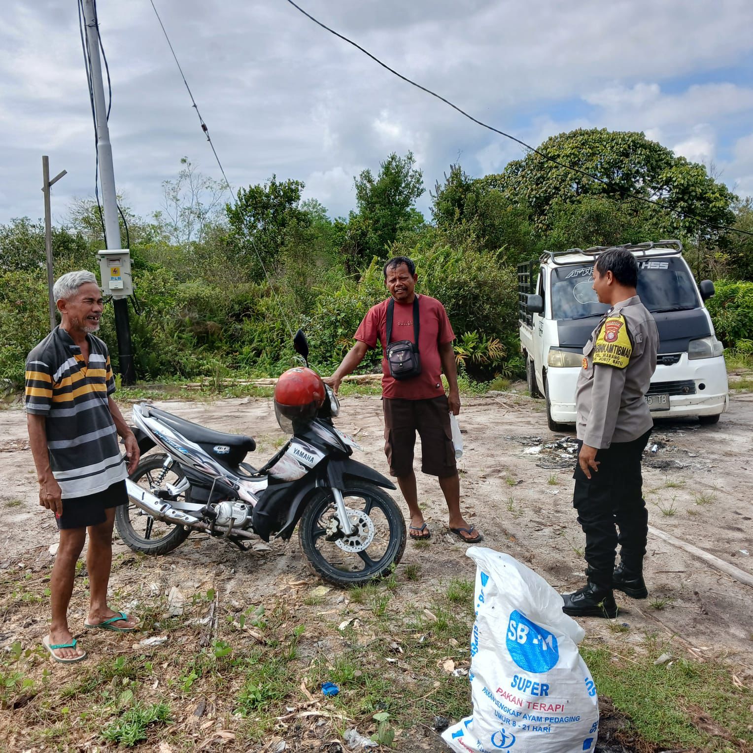 Dekatkan Pelayanan, Bhabinkamtibmas Polsek Bukit Batu Sambangi Warga di Marang