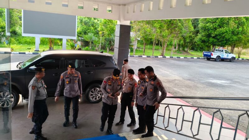 Di Bandara Tjilik Riwut, Kasatpamobvit Polresta Palangka Raya Pimpin Pengamanan Keberangkatan Kunker Wakapolda Kalteng