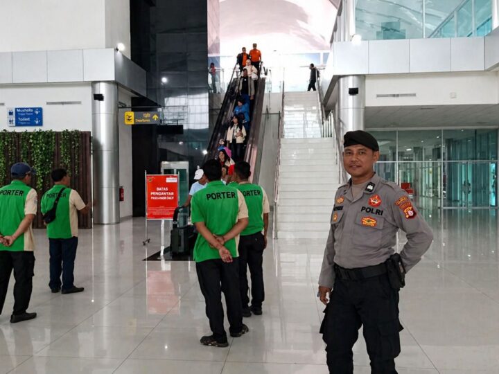 Personel Satpamobvit Polresta Palangka Raya Intensifkan Pengamanan di Lokasi Bandara Tjilik Riwut