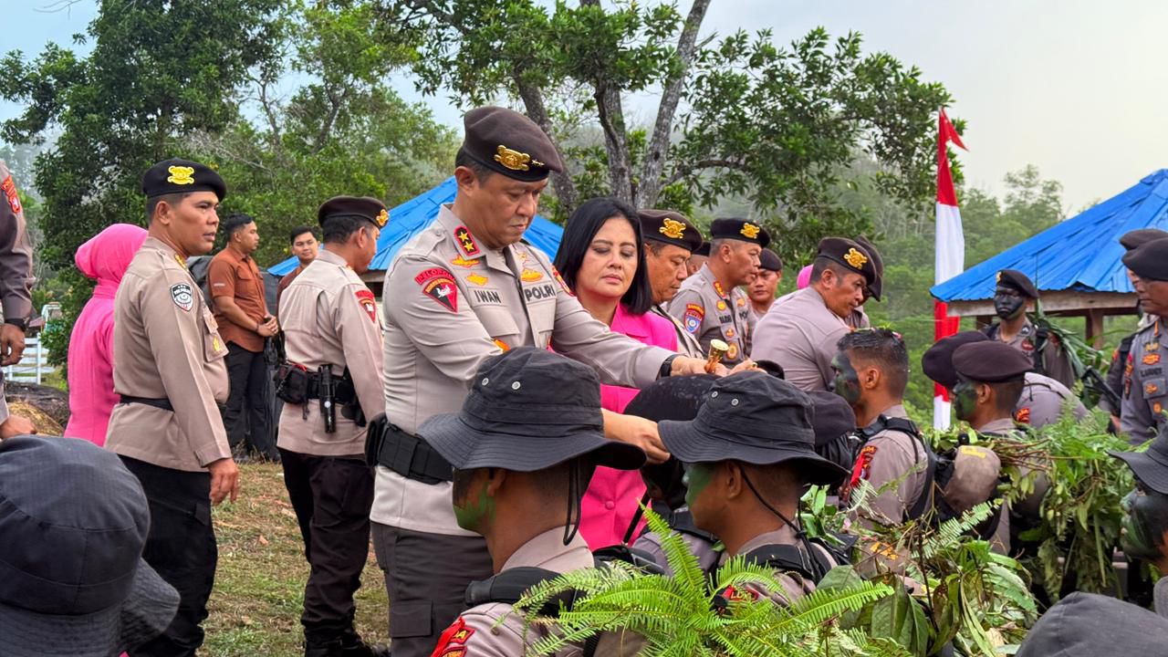 Semangat Bhayangkara Menggema di Bukit Cinta, Kapolda Kalteng Tutup Pembaretan Bintara 54/58