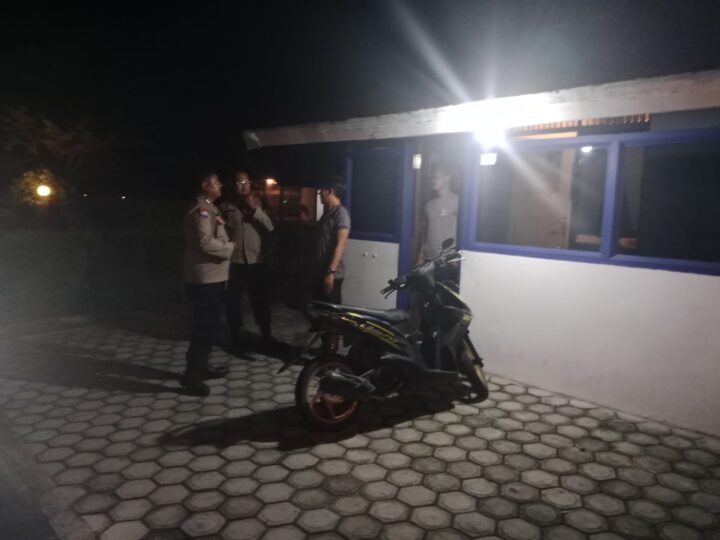 Demi Pertahankan Kamtibmas, Piket Polsek Bukit Batu Patroli dan Kunjungi Pos Satpam Rungan Sari Subud