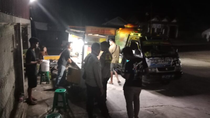 Datangi Penjual Martabak, Polsek Bukit Batu Sampaikan Pesan Kamtibmas