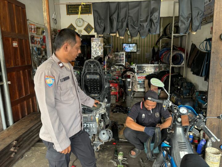 Patroli Polsek Sabangau Datangi Bengkel di Kereng Bangkirai