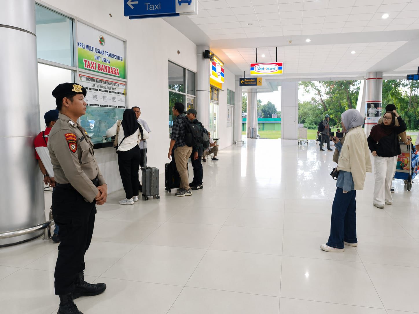 Personel Satpamobvit Polresta Palangka Raya Tingkatkan Pengawasan Keamanan di Lokasi Bandara Tjilik Riwut