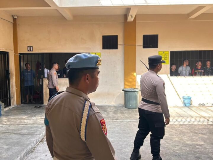 Pamapta III SPKT dan Piket Fungsi Polresta Palangka Raya Pimpin Pengecekan di Rutan
