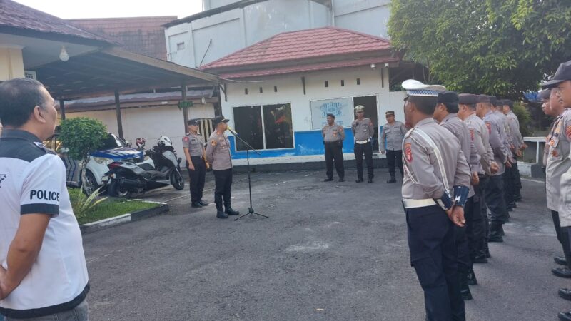 Saat Apel, Kapolsek Pahandut Sampaikan Atensi Pimpinan
