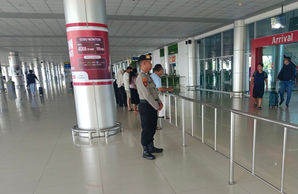 Dengan Semangat, Satpamobvit Polresta Palangka Raya Berikan Pelayanan Prima di Bandara Tjilik Riwut