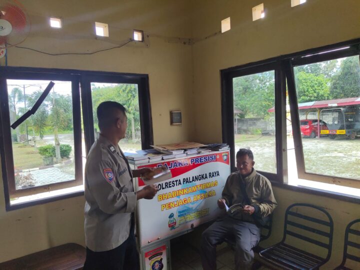 Bhabinkamtibmas Polsek Sabangau terus Hadirkan Motor Bajaka Presisi untuk Tingkatkan Minat Baca Warganya