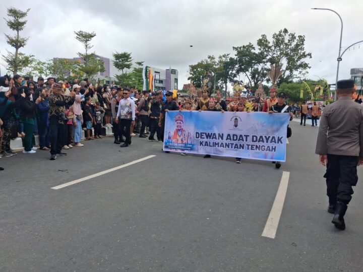 Jaga Kondusifitas, Personel Polresta Palangka Raya Amankan Karnaval Budaya dan Pembukaan FBIM 2026