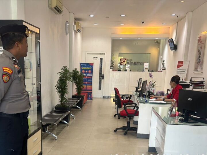 Bentuk Polri untuk Masyarakat, Satpamobvit Polresta Palangka Raya Amankan Transaksi Perbankan