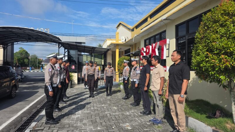 Perkuat Kesiapsiagaan Personel, Pamapta I SPKT Polresta Palangka Raya Pimpin Serah Terima Piket Jaga