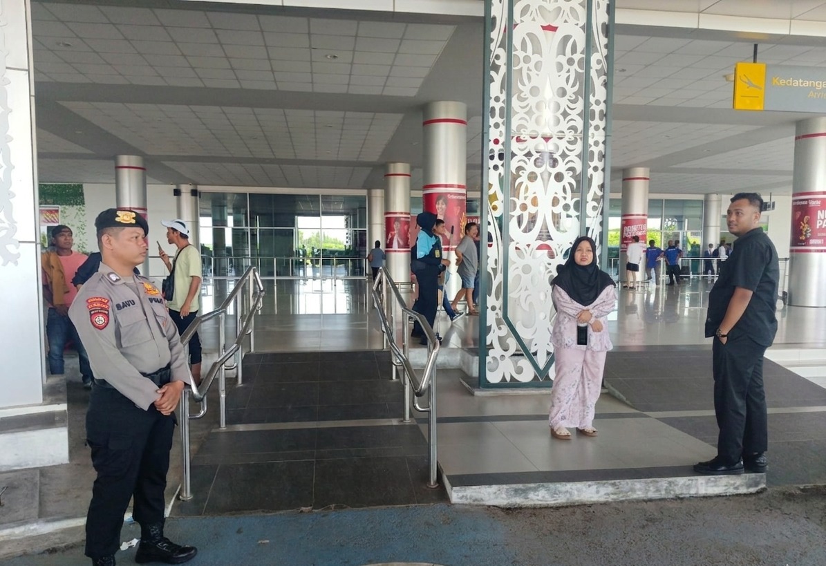Gelar Pengamanan di Bandara Tjilik Riwut, Satpamobvit Polresta Palangka Raya Jamin Keamanan Penumpang