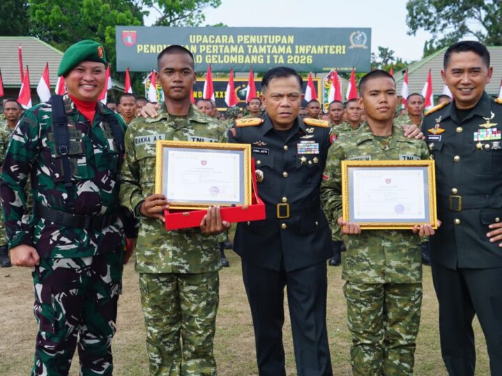 Pangdam XXII/TB Pimpin Upacara Penutupan Pendidikan Pertama Tamtama Infanteri TNI AD Gelombang I TA 2026