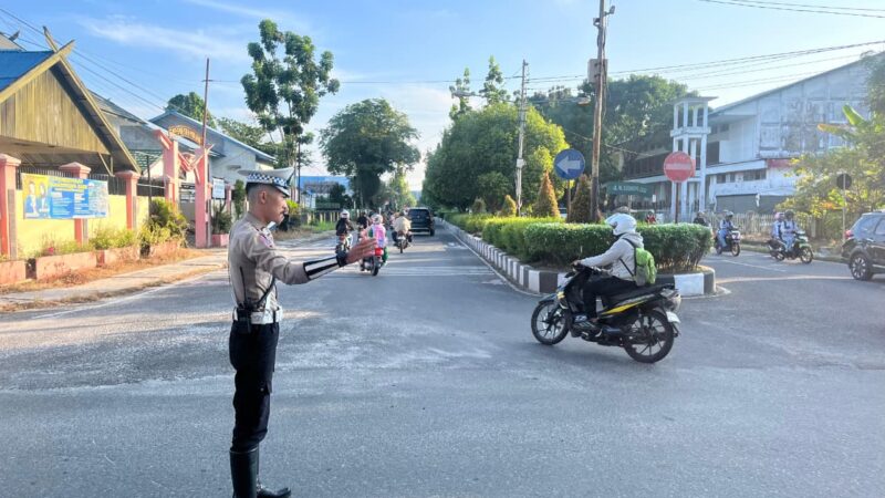 Wujudkan Kamseltibcar Kondusif, Satlantas Polresta Palangka Raya Atur Arus Lalin saat Pagi Hari