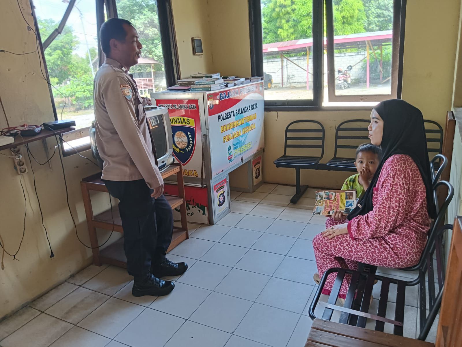 Hadirkan Bajaka Presisi, Polsek Sabangau Dorong Minat Baca Warga