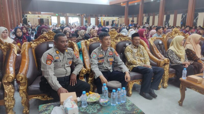 Hadiri Pelepasan Siswa, Polsek Pahandut Dukung Pembinaan Generasi Muda Berkarakter
