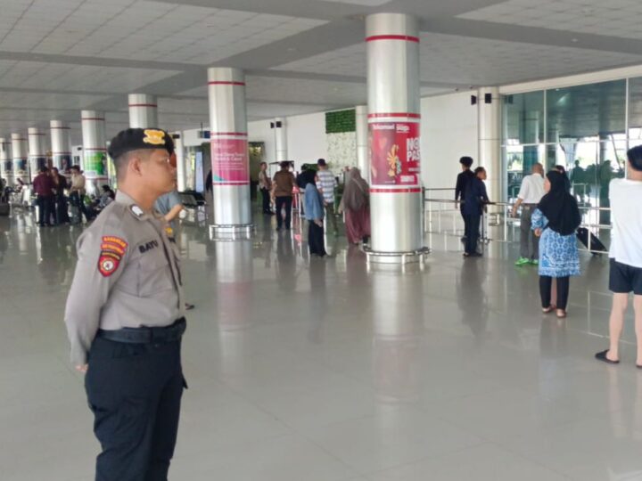 Perkuat Pengamanan Obvit, Satpamobvit Polresta Palangka Raya Laksanakan Patroli Dialogis di Bandara Tjilik Riwut