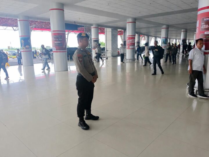 Personel Satpamobvit Polresta Palangka Raya terus Laksanakan Pengamanan ke Bandara Tjilik Riwut