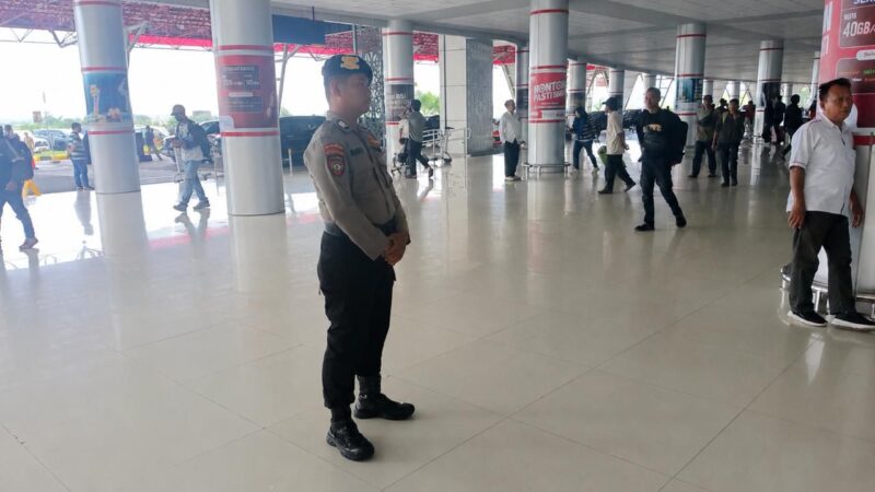 Personel Satpamobvit Polresta Palangka Raya terus Laksanakan Pengamanan ke Bandara Tjilik Riwut