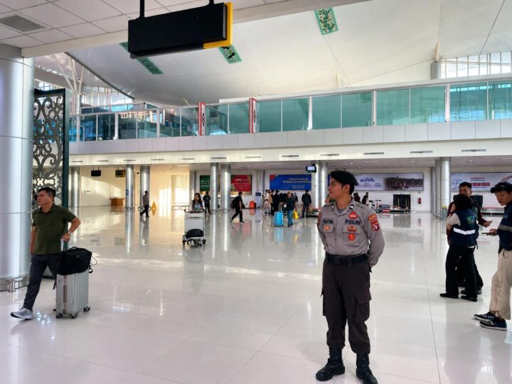 Personel Satpamobvit Polresta Palangka Raya terus Intensifkan Pengamanan di Lokasi Bandara Tjilik Riwut